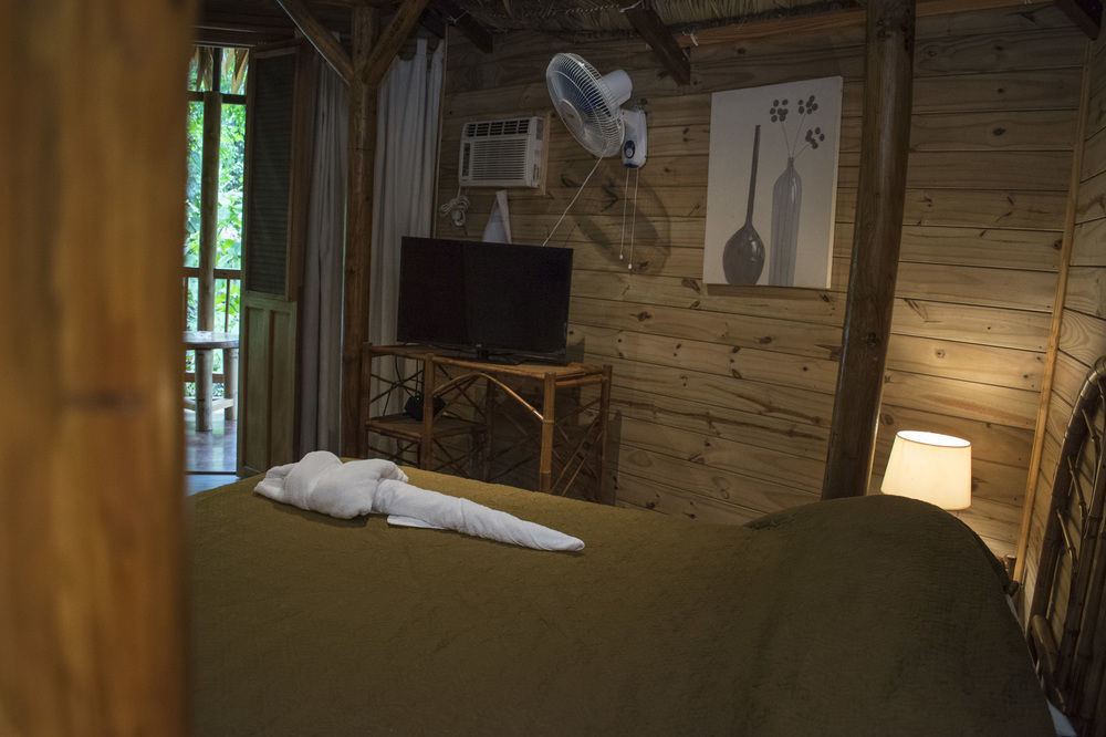 Bugabutik Hotel Resort Cocles Beach 外观 照片