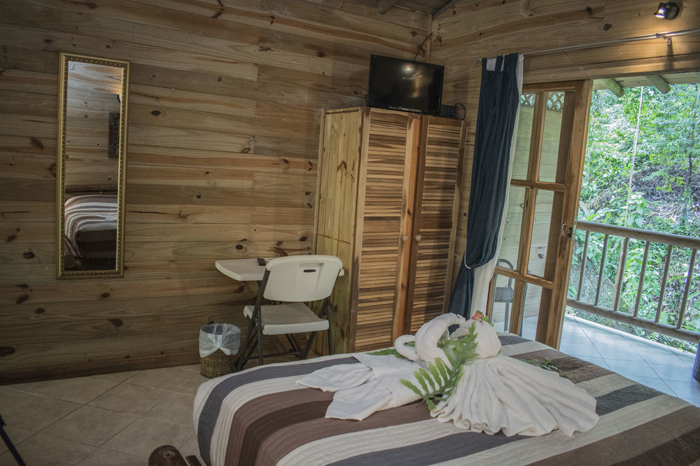 Bugabutik Hotel Resort Cocles Beach 外观 照片